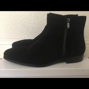 Steve Madden Black suede Chelsea boots